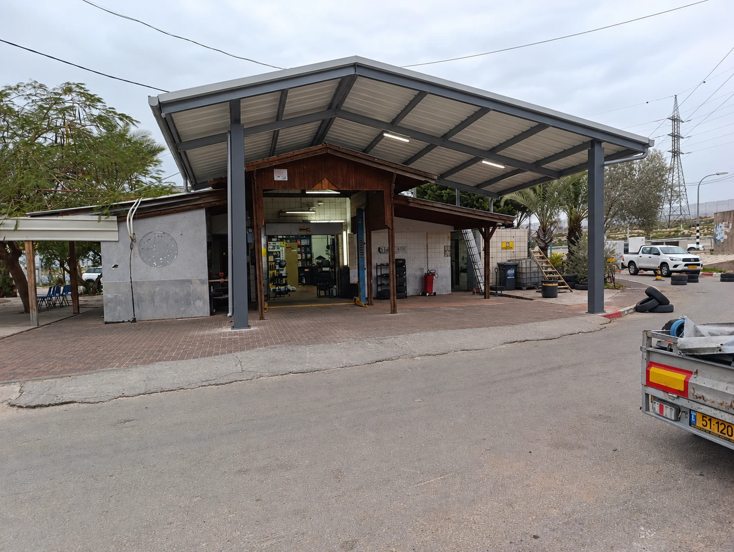 הדמיית קירוי מוגמר מעל הפנצ׳רייה והמוסך